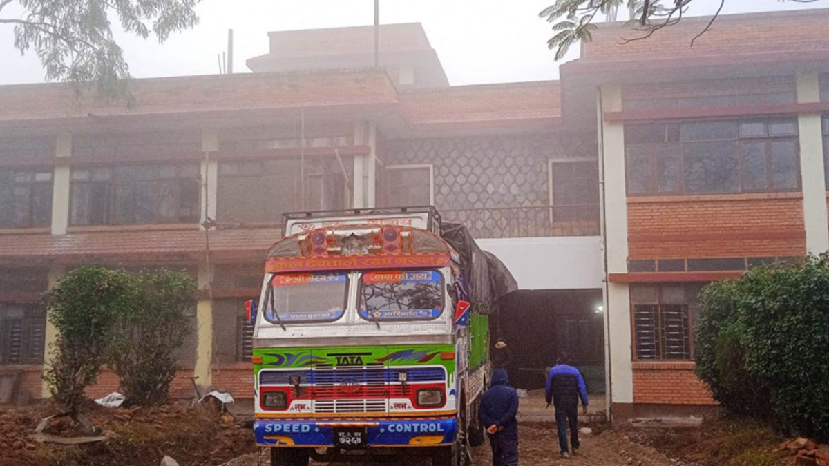 लुम्बिनी प्रदेशको मुख्यमन्त्री कार्यालय रातारात बुटवलबाट दाङ सारियो